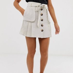 Cream linen skirt with tortoise colored buttons!